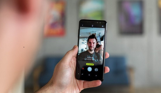 Dấu hiệu cho thấy camera trước Samsung S10 Plus bị hư Dấu hiệu cho thấy camera trước Samsung S10 Plus bị hư
