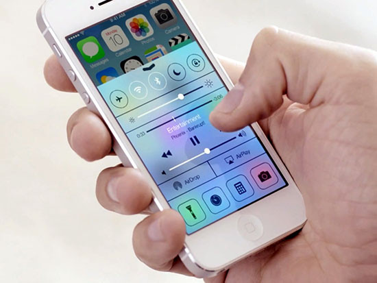 Loa ngoài iPhone 5s bị hư khiến bạn không thể nghe nhạc thoải mái trên máy Loa ngoài iPhone 5s bị hư khiến bạn không thể nghe nhạc thoải mái trên máy