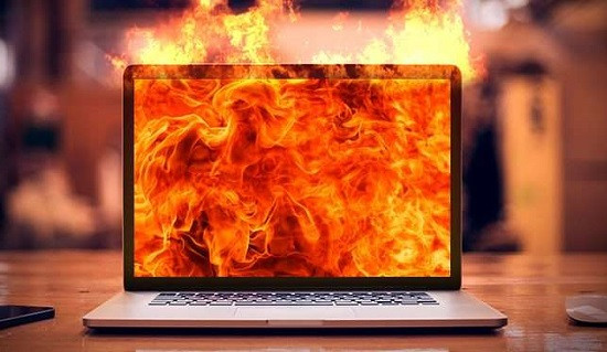 Laptop bị sập nguồn do quá nóng