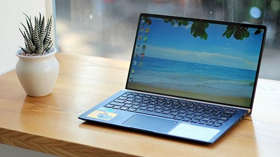 Laptop đang dùng bị sập nguồn bật không lên