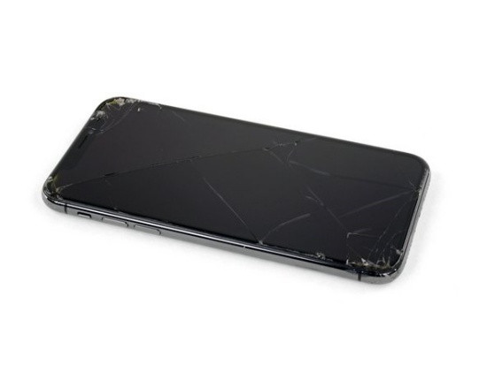 Mặt kính iPhone 12 Pro bị bể nứt xấu xí Mặt kính iPhone 12 Pro bị bể nứt xấu xí
