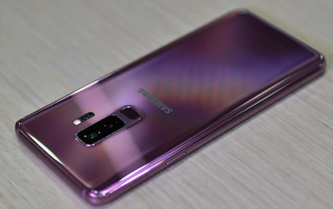 Vỏ Samsung bị hư hỏng cần phải thay mới