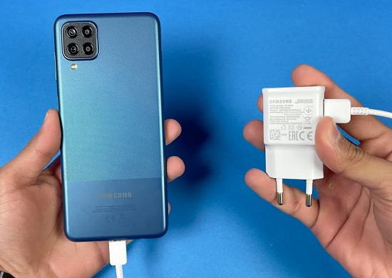 Tình trạng Samsung A12 bị chai pin Tình trạng Samsung A12 bị chai pin