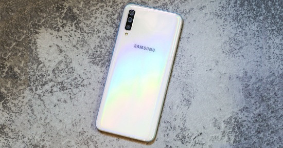 Samsung A70 sở hữu thiết kế thời trang và trẻ trung Samsung A70 sở hữu thiết kế thời trang và trẻ trung