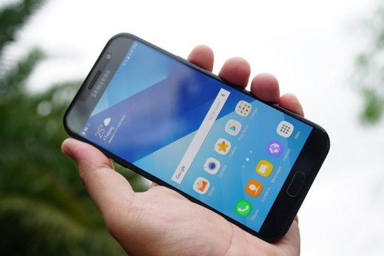 Thay mặt kính Samsung Galaxy A7 2017 Thay mặt kính Samsung Galaxy A7 2017