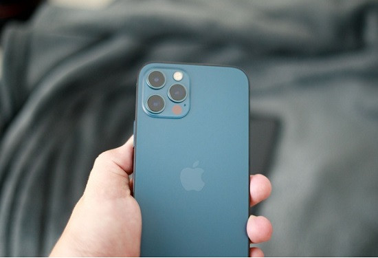Thay mặt kính sau iPhone 12 Pro uy tín Thay mặt kính sau iPhone 12 Pro uy tín