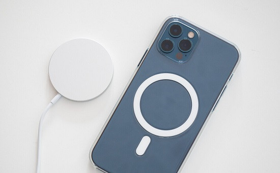Khắc phục lỗi iPhone 12 Pro Max sạc bị nóng máy Khắc phục lỗi iPhone 12 Pro Max sạc bị nóng máy