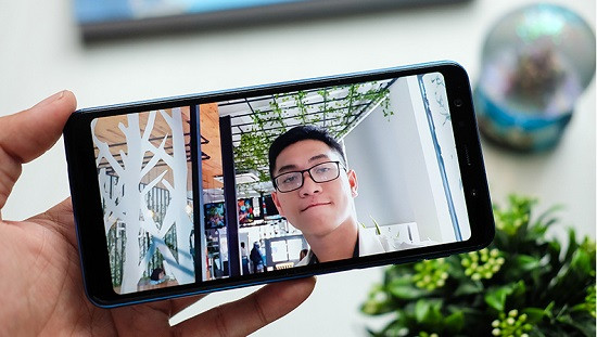 Thay camera trước Samsung A7 2018 uy tín