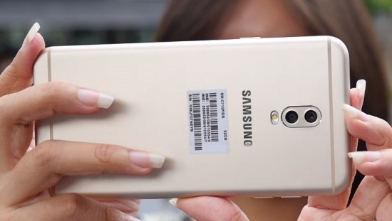 Camera sau Samsung J7 Plus