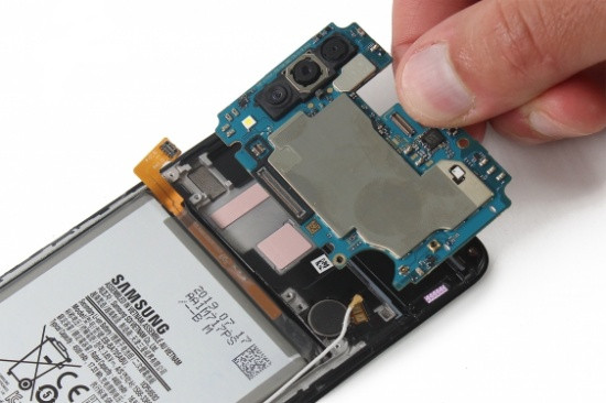 Rung Samsung A70 cần được thay mới khi bị hư hỏng Rung Samsung A70 cần được thay mới khi bị hư hỏng