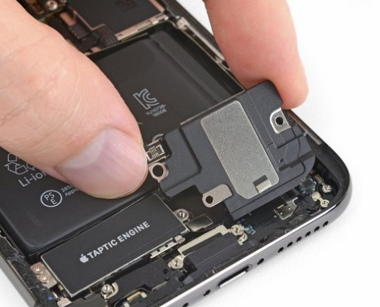 Có thể bạn sẽ phải thay loa mới cho iPhone Có thể bạn sẽ phải thay loa mới cho iPhone