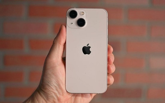 Thay mặt kính sau iPhone 13 Mini chất lượng cao Thay mặt kính sau iPhone 13 Mini chất lượng cao
