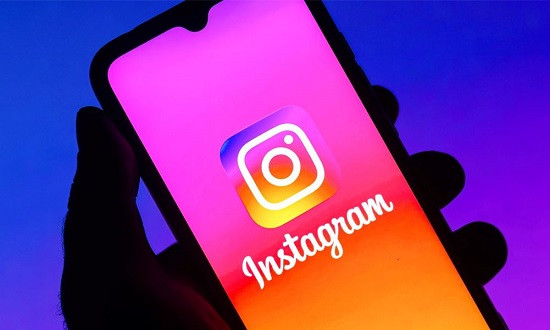 Khởi động lại Instagram