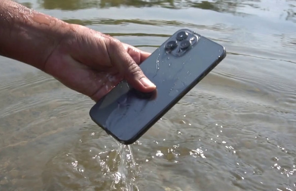 Lưu ý khi iPhone 12 Pro Max bị vô nước Lưu ý khi iPhone 12 Pro Max bị vô nước
