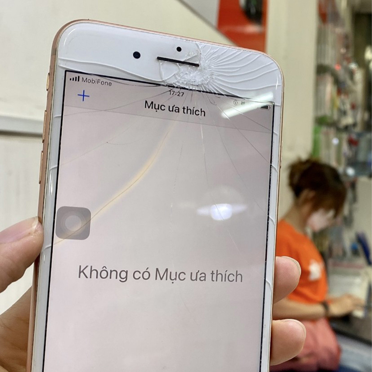 Ép Kính iPhone 8 Plus Giá Bao Nhiêu? Những Điều Bạn Cần Biết