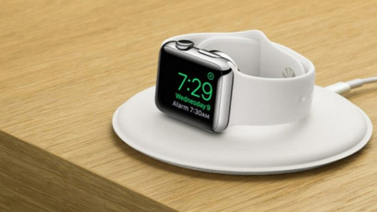 Sạc pin Apple Watch qua đêm được không?