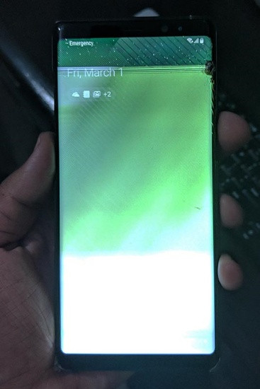 Samsung Note 8 lỗi màn hình xanh