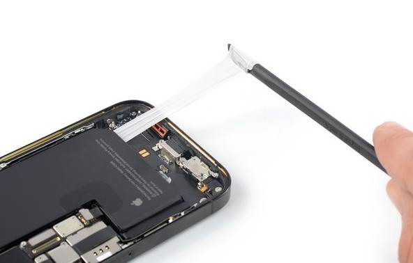 Thay pin iPhone 14 Pro