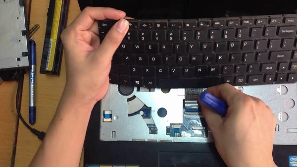thay bàn phím laptop Dell XPS thay bàn phím laptop Dell XPS