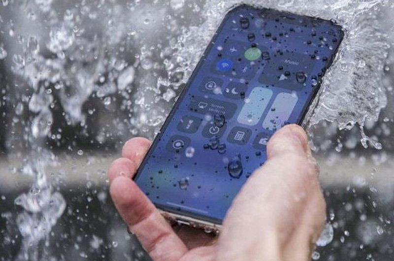điện thoại iPhone 11 thay pin còn chống nước không 
