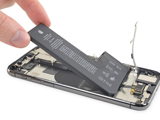 Khi nào cần thay pin iPhone 11?