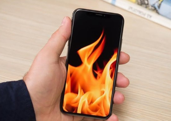 Pin iPhone XS Max bị nóng
