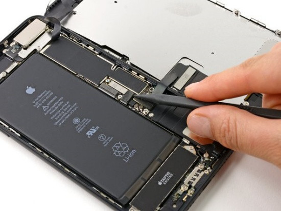 Thay pin iPhone 7 Plus có ảnh hưởng gì không? Thay pin iPhone 7 Plus có ảnh hưởng gì không?