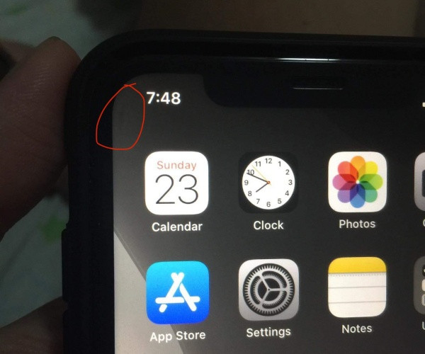 Màn hình iPhone 11 bị bóng mờ Màn hình iPhone 11 bị bóng mờ