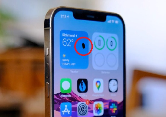 Hình ảnh màn hình iPhone 12 bị chấm đen