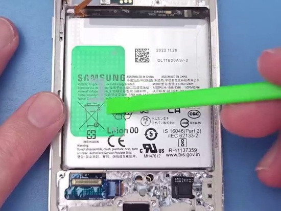 Thay pin Samsung S23