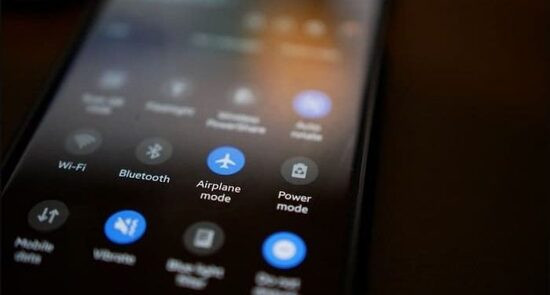 Biểu hiện Samsung không tắt được chế độ máy bay Biểu hiện Samsung không tắt được chế độ máy bay