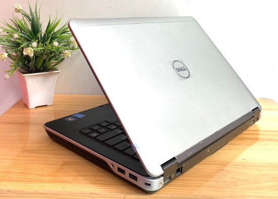 Thay màn hình Laptop Dell Latitude E6440 Thay màn hình Laptop Dell Latitude E6440
