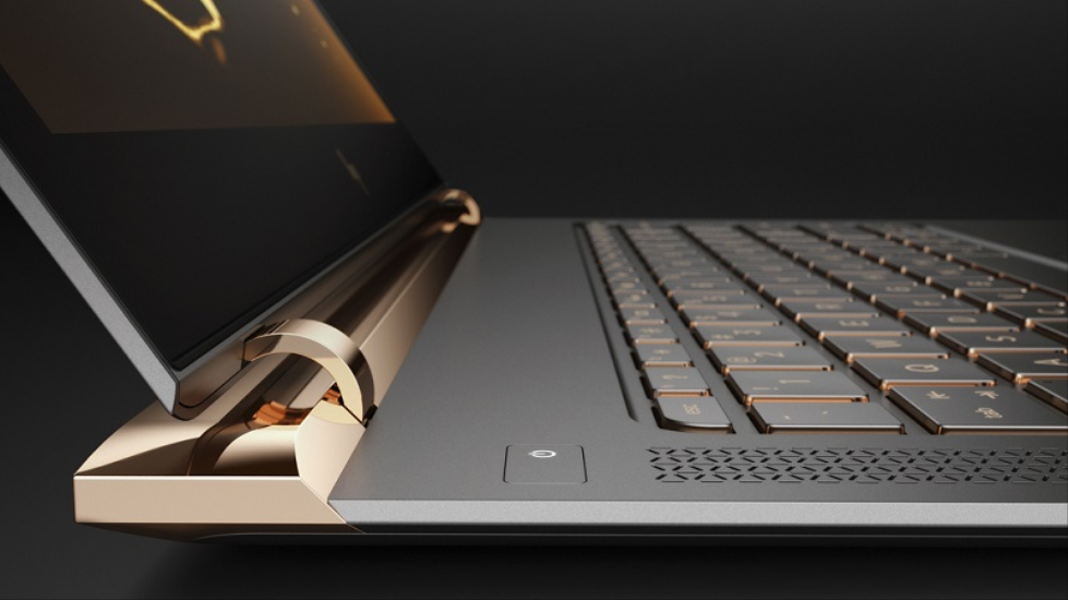 Cách bảo vệ bàn phím laptop HP Spectre 13 trước và sau khi thay
