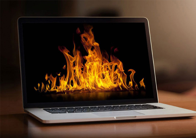 Sạc Macbook ở môi trường thoáng mát Sạc Macbook ở môi trường thoáng mát
