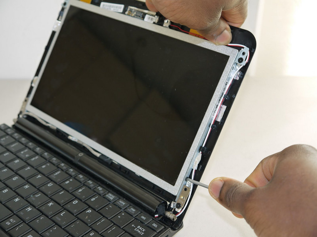 Thay màn hình laptop Dell Inspiron 3542