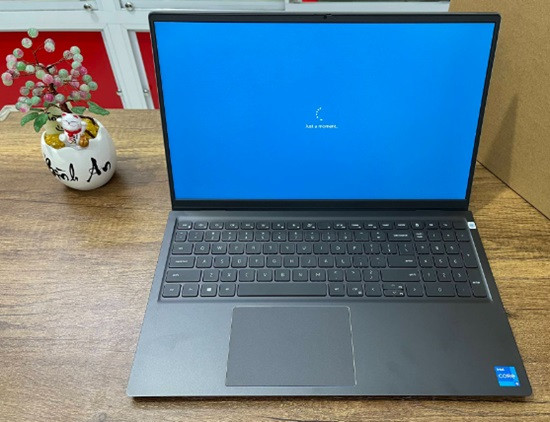 Thay màn hình laptop&nbsp;Dell Vostro 5510