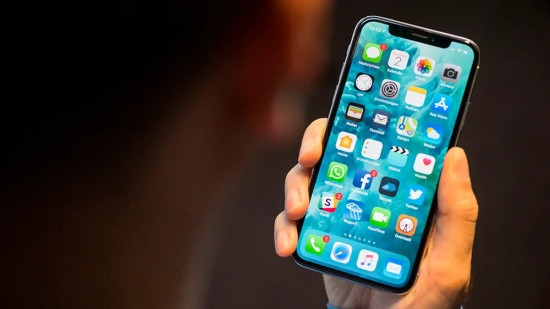 Ép kính iPhone 15 Ép kính iPhone 15