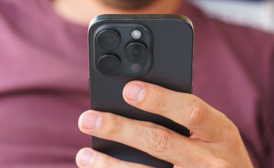 Thay mic iPhone 15 Pro