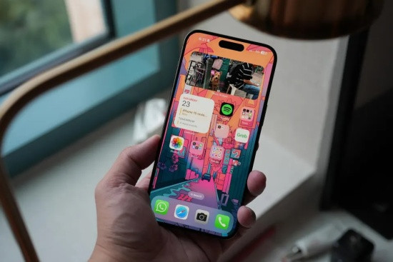 Ép kính iPhone 15 Pro Max Ép kính iPhone 15 Pro Max