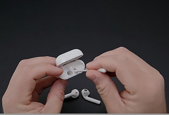 Lưu ý khi sử dụng hộp sạc và tai nghe AirPod Lưu ý khi sử dụng hộp sạc và tai nghe AirPod