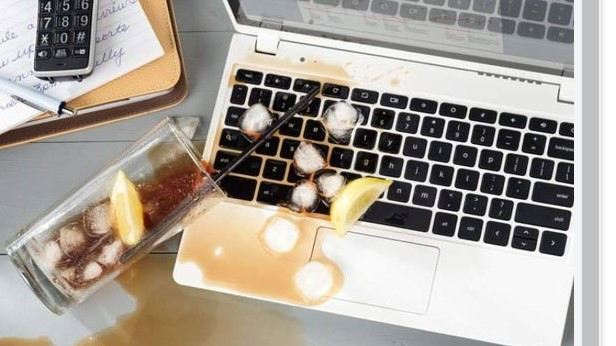  Sử dụng laptop trong môi trường ẩm ướt