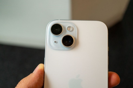 Thay camera sau iPhone 15