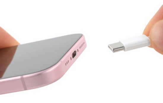 Thay chân sạc iPhone 15