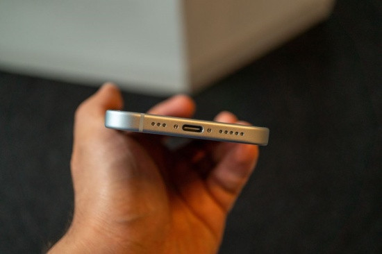 Thay loa ngoài iPhone 15
