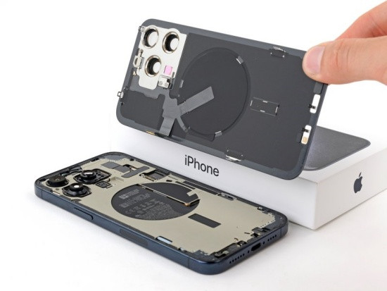 Thay mặt kính sau iPhone 15 Pro Max Thay mặt kính sau iPhone 15 Pro Max
