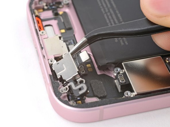 Thay mic iPhone 15 chất lượng Thay mic iPhone 15 chất lượng
