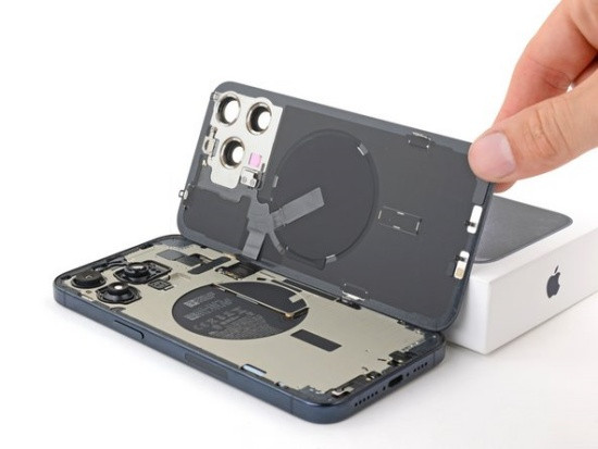 Thay nắp sau iPhone 15 Pro Max Thay nắp sau iPhone 15 Pro Max