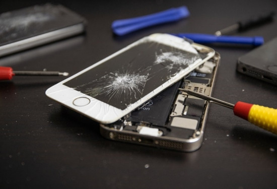 Dịch vụ sửa điện thoại iPhone Quận 3 chi tiết tại FASTCARE-1 Dịch vụ sửa điện thoại iPhone Quận 3 chi tiết tại FASTCARE-1