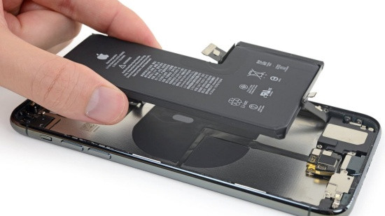 iPhone 11 Pro Max hao pin nhanh do lỗi phần cứng
