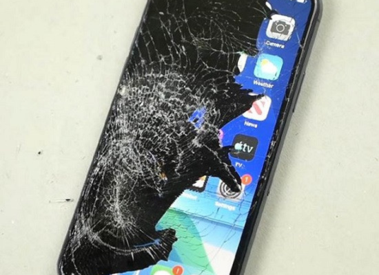 Sửa lỗi iPhone màn hình chảy mực